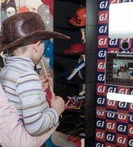 Открытие магазина Gloria Jeans в ТРЦ Акварель